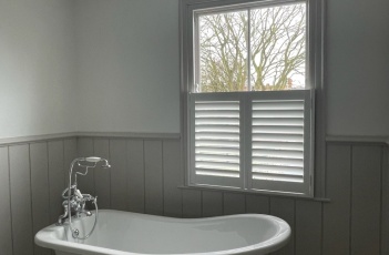 Crafted from ABS material featuring a matte finish and reinforced design, this collection is perfect for challenging environments. With 100% waterproof material, these shutters are well-suited for bathrooms and other wet or damp areas.